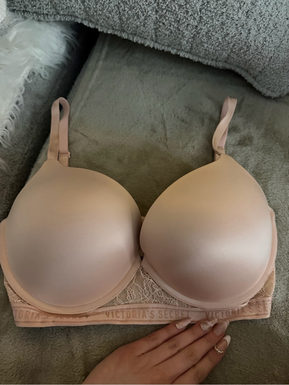 Pink Victoria’s Secret very sexy push up bra